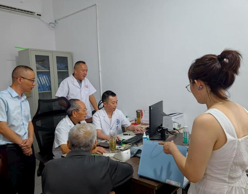 名医回乡润桑梓 剑阁县龙源镇暖心义诊与养生保健服务纪实